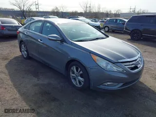 2013 Hyundai Sonata SE with VIN 5NPEC4AC9DH622926, listed as a IAAI auction lot 41950404 with 81,997 mi miles. Bid and sale history available at carsss.com. Image 1.