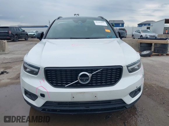2019 Volvo XC40 R-Design with VIN YV4162UM6K2085605, listed as a IAAI auction lot 42365891 with 92,370 mi miles and . Bid and sale history available at DreamBid. Image 12.