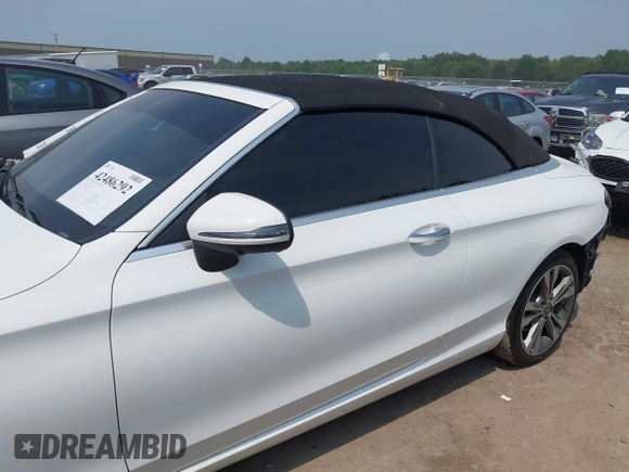 2019 Mercedes-Benz C 300 z VIN WDDWK8EB3KF783527, wystawiony jako IAAI lot #42486292 z przebiegiem 94 889 mil mil oraz . Historia ofert i sprzedaży dostępna na DreamBid. Obrazek 15.
