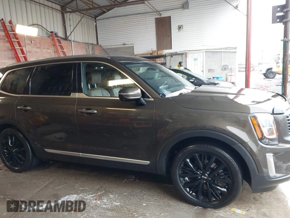 2021 Kia Telluride SX with VIN 5XYP5DHC6MG108631, listed as a IAAI auction lot 42080060 with 83,190 mi miles. Bid and sale history available at carsss.com. Image 13.