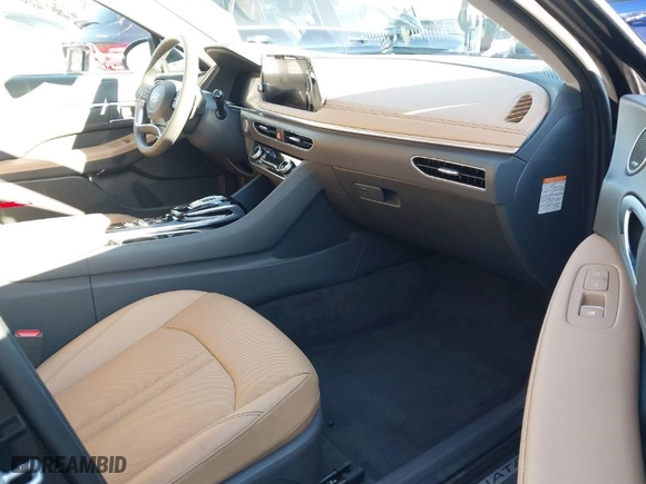 2023 Hyundai Sonata Hybrid Limited with VIN KMHL54JJ8PA075462, listed as a IAAI auction lot 41756115 with 8,599 mi miles. Bid and sale history available at carsss.com. Image 5.