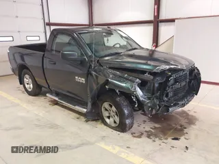 2017 Ram 1500 Tradesman z VIN 3C6JR6AG1HG778704, wystawiony jako IAAI lot #42223032 z przebiegiem 135 888 mil mil oraz . Historia ofert i sprzedaży dostępna na DreamBid. Obrazek 1.