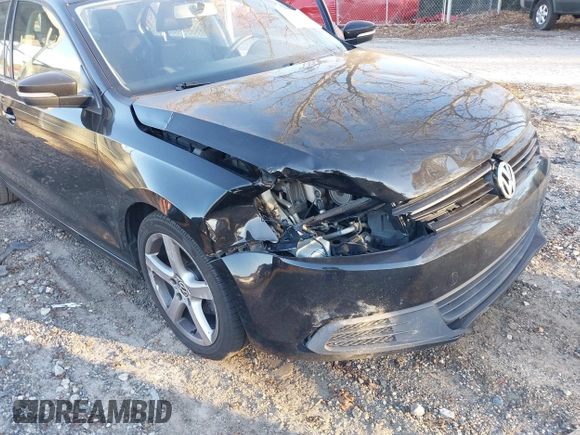 2012 Volkswagen Jetta SE with VIN 3VWBP7AJ3CM338852, listed as a IAAI auction lot 41011223 with 307,098 mi miles and . Bid and sale history available at DreamBid. Image 6.