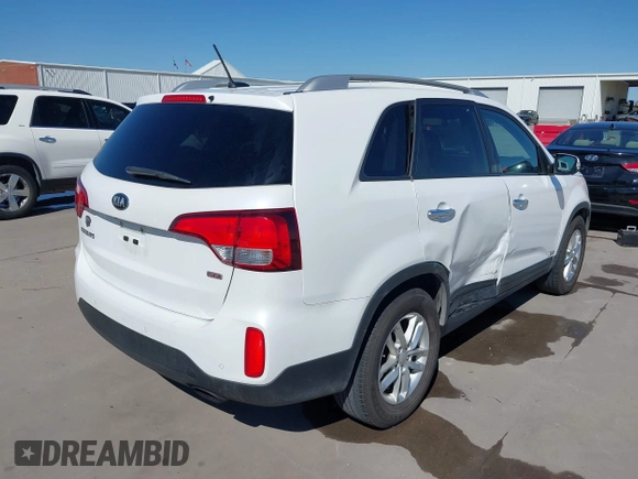 2014 Kia Sorento LX with VIN 5XYKTDA73EG471659, listed as a IAAI auction lot 41704991 with 118,617 mi miles. Bid and sale history available at carsss.com. Image 4.