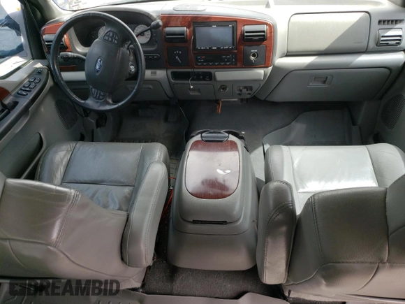 2005 Ford F-350 XL с VIN 1FTWW31P25EA36689, выставлен на аукционе Copart как лот 54117095 с пробегом 230 370 миль миль и Списание • Salvage title. История ставок и продаж доступна на DreamBid. Изображение 8.