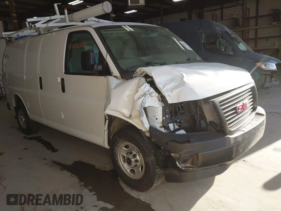 2023 GMC Savana Cargo z VIN 1GTW7AFP2P1120306, wystawiony jako IAAI lot #41802202 z przebiegiem 44 825 mil mil oraz . Historia ofert i sprzedaży dostępna na DreamBid. Obrazek 1.