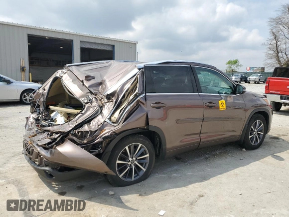 2018 Toyota Highlander SE with VIN 5TDKZRFH5JS276270, listed as a Copart auction lot 52291865 with 177,857 mi miles and Salvage title. Bid and sale history available at DreamBid. Image 3.