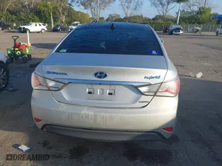 2015 Hyundai Sonata Hybrid Limited with VIN KMHEC4A44FA119321, listed as a IAAI auction lot 41517009 with 126,284 mi miles. Bid and sale history available at carsss.com. Image 17.