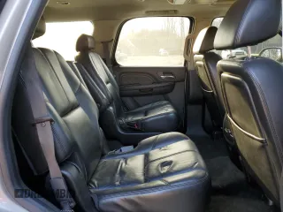 2008 GMC Yukon Denali z VIN 1GKFK63828J227662, wystawiony jako Copart lot #49750375 z przebiegiem 21 720 mil mil oraz Szkody całkowita. Historia ofert i sprzedaży dostępna na DreamBid. Obrazek 12.