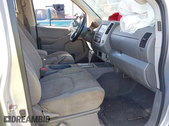 2019 Nissan Frontier SV z VIN 1N6AD0ER7KN785779, wystawiony jako IAAI lot #40382228 z przebiegiem 62 586 mil mil oraz . Historia ofert i sprzedaży dostępna na DreamBid. Obrazek 5.