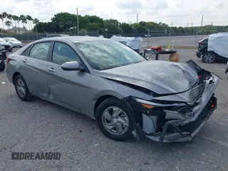 2025 Hyundai Elantra SE z VIN KMHLL4DG5SU942085, wystawiony jako IAAI lot #41840815 z przebiegiem 4 450 mil mil oraz . Historia ofert i sprzedaży dostępna na DreamBid. Obrazek 1.