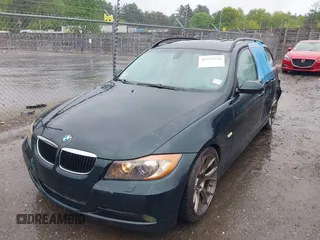 2007 BMW 3 Series 328xi z VIN WBAVT73557FZ36066, wystawiony jako IAAI lot #42333756 z przebiegiem 88 424 mil mil oraz . Historia ofert i sprzedaży dostępna na DreamBid. Obrazek 2.