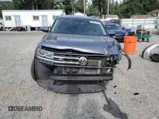 2018 Volkswagen Atlas SE with VIN 1V2PR2CA4JC555911, listed as a Copart auction lot 61905125 with 101,860 mi miles and Salvage title. Bid and sale history available at DreamBid. Image 5.