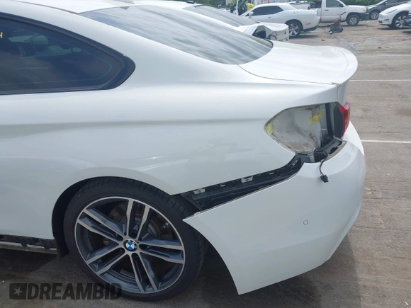 2019 BMW 4 Series 440i z VIN WBA4W7C57KAG52658, wystawiony jako IAAI lot #42301983 z przebiegiem 30 655 mil mil oraz . Historia ofert i sprzedaży dostępna na DreamBid. Obrazek 20.