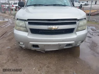 2007 Chevrolet Suburban LT with VIN 3GNFC16J37G135171, listed as a IAAI auction lot 41672943 with 1 mi miles. Bid and sale history available at carsss.com. Image 12.