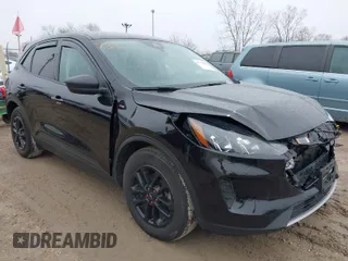 2022 Ford Escape SE with VIN 1FMCU0G65NUB87128, listed as a IAAI auction lot 41745182 with 30,605 mi miles. Bid and sale history available at carsss.com. Image 1.