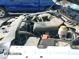 2022 Ram 1500 Warlock z VIN 1C6RR7GGXNS164061, wystawiony jako IAAI lot #42358290 z przebiegiem 23 663 mil mil oraz . Historia ofert i sprzedaży dostępna na DreamBid. Obrazek 19.