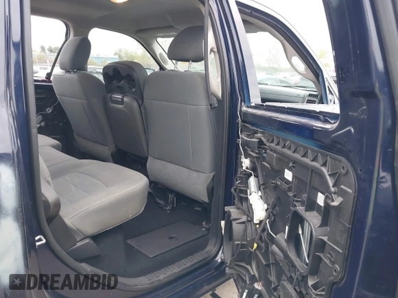 2018 Ram 1500 Express z VIN 1C6RR7KG3JS257506, wystawiony jako IAAI lot #40499292 z przebiegiem 191 174 mil mil oraz . Historia ofert i sprzedaży dostępna na DreamBid. Obrazek 8.