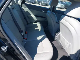 2017 Kia Optima EX z VIN KNAGV4LD4H5010046, wystawiony jako IAAI lot #41679443 z przebiegiem 73 367 mil mil oraz . Historia ofert i sprzedaży dostępna na DreamBid. Obrazek 8.