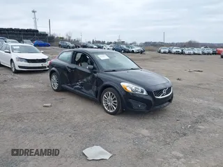 2011 Volvo C30 with VIN YV1672MK3B2221476, listed as a IAAI auction lot 41612811 with 71,796 mi miles. Bid and sale history available at carsss.com. Image 1.