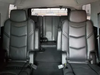 2018 Cadillac Escalade Luxury z VIN 1GYS3BKJ3JR370626, wystawiony jako Copart lot #86271134 z przebiegiem Nie podano mil oraz Szkody całkowita. Historia ofert i sprzedaży dostępna na DreamBid. Obrazek 10.
