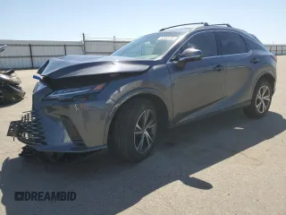 2024 Lexus RX 350 z VIN 2T2BAMCA3RC074903, wystawiony jako Copart lot #52635785 z przebiegiem 4381 mil mil oraz Szkody całkowita. Historia ofert i sprzedaży dostępna na DreamBid. Obrazek 1.
