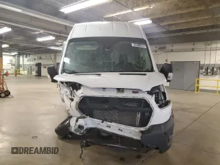 2024 Ford Transit Cargo with VIN 1FTBR1X86RKA81698, listed as a Copart auction lot 42611405 with 13,736 mi miles and Clean Title. Bid and sale history available at carsss.com. Image 5.