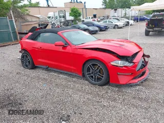 2022 Ford Mustang EcoBoost z VIN 1FATP8UH5N5115670, wystawiony jako IAAI lot #42216350 z przebiegiem 73 705 mil mil oraz . Historia ofert i sprzedaży dostępna na DreamBid. Obrazek 1.