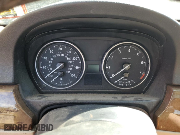 2008 BMW 3 Series 328xi z VIN WBAVC93558K037499, wystawiony jako Copart lot #55252825 z przebiegiem Nie podano mil oraz Czysty tytuł • Clean title. Historia ofert i sprzedaży dostępna na DreamBid. Obrazek 9.