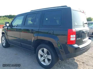 2016 Jeep Patriot Latitude with VIN 1C4NJRFB6GD782341, listed as a IAAI auction lot 40002664 with 83,054 mi miles. Bid and sale history available at carsss.com. Image 3.