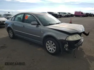 2003 Volkswagen Passat GLS z VIN WVWPD63B23P335307, wystawiony jako Copart lot #79530484 z przebiegiem 30 257 mil mil oraz Szkoda całkowita • Salvage title. Historia ofert i sprzedaży dostępna na DreamBid. Obrazek 4.