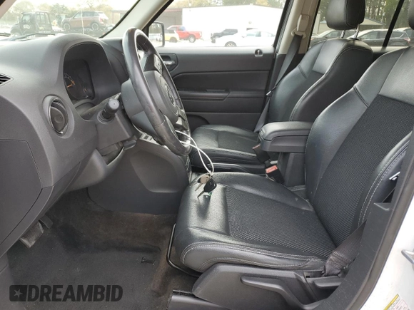 2017 Jeep Patriot Sport SE z VIN 1C4NJRBB1HD167915, wystawiony jako Copart lot #52295385 z przebiegiem 142 735 mil mil oraz Szkoda całkowita • Salvage title. Historia ofert i sprzedaży dostępna na DreamBid. Obrazek 7.