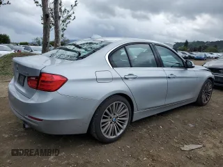 2012 BMW 3 Series 335i z VIN WBA3A9C59CF270610, wystawiony jako Copart lot #51292985 z przebiegiem 132 379 mil mil oraz Szkoda całkowita • Salvage title. Historia ofert i sprzedaży dostępna na DreamBid. Obrazek 3.