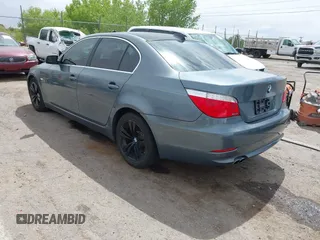 2009 BMW 5 Series 528i with VIN WBANU53539C117465, listed as a IAAI auction lot 42200311 with 158,155 mi miles and . Bid and sale history available at carsss.com. Image 3.