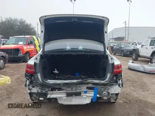 2019 Audi A4 Premium z VIN WAUGMAF4XKN004563, wystawiony jako IAAI lot #41637446 z przebiegiem 19 748 mil mil oraz . Historia ofert i sprzedaży dostępna na DreamBid. Obrazek 6.