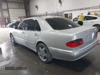 2002 Mercedes-Benz E 320/430 4 Matic with VIN WDBJF83J52X067093, listed as a IAAI auction lot 42119505 with 170,647 mi miles and . Bid and sale history available at DreamBid. Image 3.