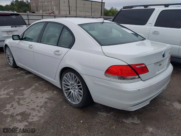 2007 BMW 7 Series 750i with VIN WBAHL83517DT09038, listed as a IAAI auction lot 41020499 with 1 mi miles. Bid and sale history available at carsss.com. Image 3.