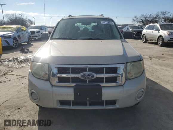 2008 Ford Escape XLS z VIN 1FMCU02Z78KE31704, wystawiony jako Copart lot #45279665 z przebiegiem Nie podano mil oraz Czysty tytuł • Clean title. Historia ofert i sprzedaży dostępna na DreamBid. Obrazek 5.