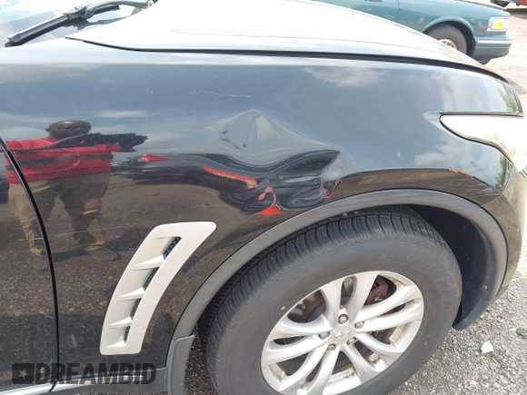 2010 Infiniti FX35 with VIN JN8AS1MW4AM851803, listed as a IAAI auction lot 42156351 with 170,700 mi miles. Bid and sale history available at carsss.com. Image 6.