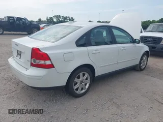 2006 Volvo S40 2.4L с VIN YV1MS382X62188262, выставлен на аукционе IAAI как лот 42384063 с пробегом 85 285 миль миль и . История ставок и продаж доступна на DreamBid. Изображение 4.