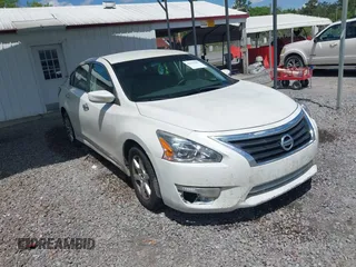 2013 Nissan Altima 2.5 S with VIN 1N4AL3AP6DC260020, listed as a IAAI auction lot 42014181 with 335,508 mi miles. Bid and sale history available at carsss.com. Image 1.