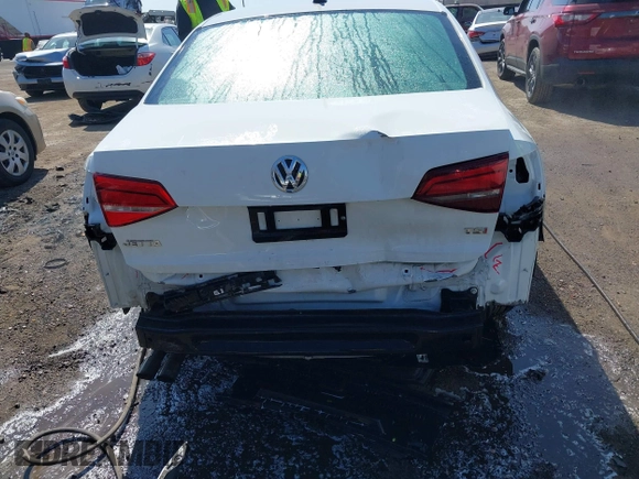 2016 Volkswagen Jetta Sedan 1.4T S w/Technology with VIN 3VW267AJ1GM284752, listed as a IAAI auction lot 41779951 with 164,880 mi miles. Bid and sale history available at carsss.com. Image 6.