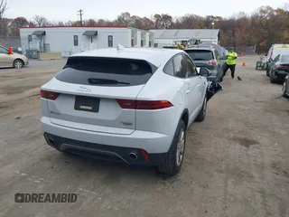 2019 Jaguar E-Pace S z VIN SADFJ2FX9K1Z43027, wystawiony jako IAAI lot #40888936 z przebiegiem 67 354 mil mil oraz . Historia ofert i sprzedaży dostępna na DreamBid. Obrazek 4.