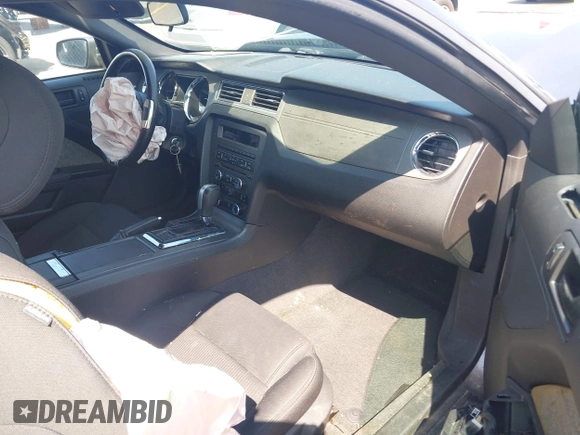 2013 Ford Mustang V6 with VIN 1ZVBP8AM5D5225864, listed as a IAAI auction lot 42167957 with 113,958 mi miles and . Bid and sale history available at DreamBid. Image 5.