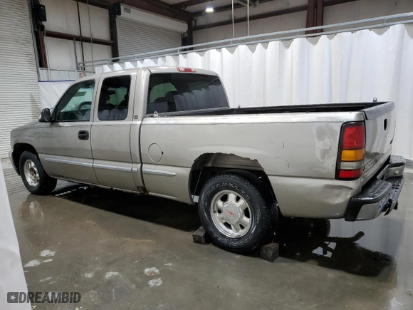 2002 GMC Sierra 1500 SLE with VIN 2GTEC19V121144102, listed as a Copart auction lot 44547355 with 311,878 mi miles and Clean Title. Bid and sale history available at carsss.com. Image 2.