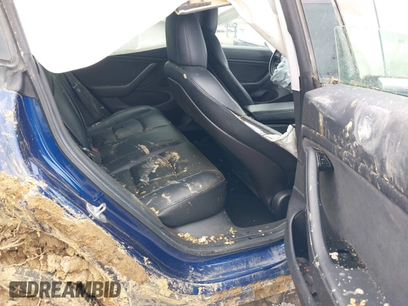 2019 Tesla Model 3 Mid Range z VIN 5YJ3E1EAXKF332974, wystawiony jako IAAI lot #41921722 z przebiegiem Nie podano mil oraz . Historia ofert i sprzedaży dostępna na DreamBid. Obrazek 8.