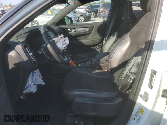 2022 Volvo XC40 R-Design с VIN YV4162UM0N2667557, выставлен на аукционе Copart как лот 60994893 с пробегом 36 185 миль миль и Списание • Salvage title. История ставок и продаж доступна на DreamBid. Изображение 7.