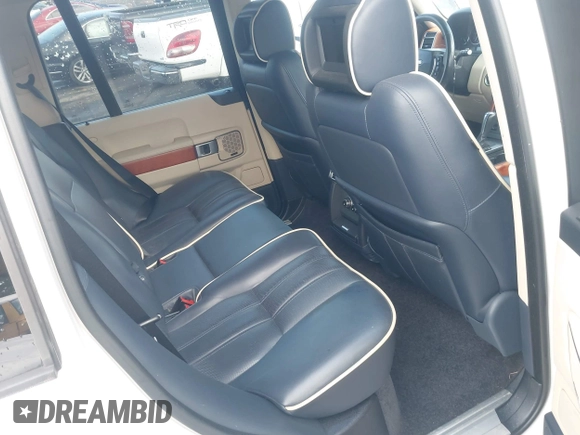 2008 Land Rover Range Rover SC with VIN SALMF13438A275736, listed as a IAAI auction lot 42233328 with 138,286 mi miles and . Bid and sale history available at DreamBid. Image 8.
