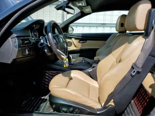 2010 BMW M3 z VIN WBSWL9C59AP332730, wystawiony jako Copart lot #58520165 z przebiegiem 125 910 mil mil oraz Czysty tytuł • Clean title. Historia ofert i sprzedaży dostępna na DreamBid. Obrazek 7.