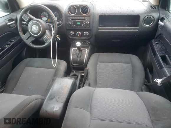 2013 Jeep Compass Latitude with VIN 1C4NJDEB8DD189709, listed as a Copart auction lot 86598874 with 170,041 mi miles and Salvage Title. Bid and sale history available at carsss.com. Image 8.